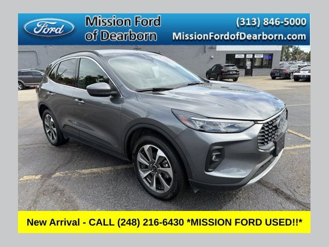 2025 Ford Escape Platinum