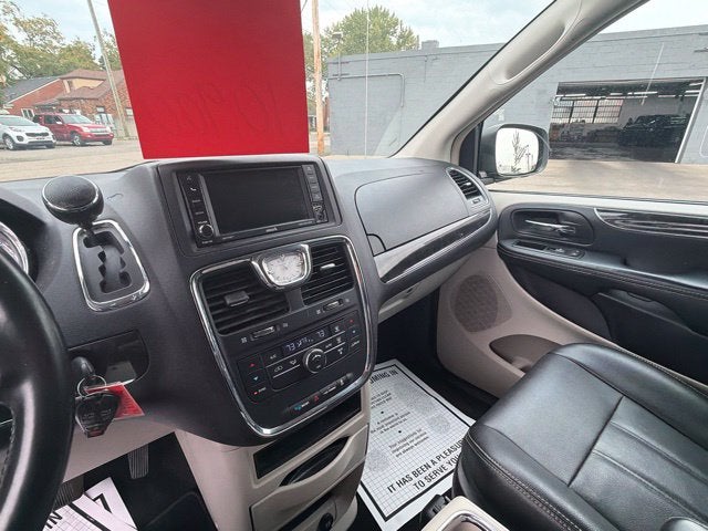 2015 Chrysler Town & Country Touring