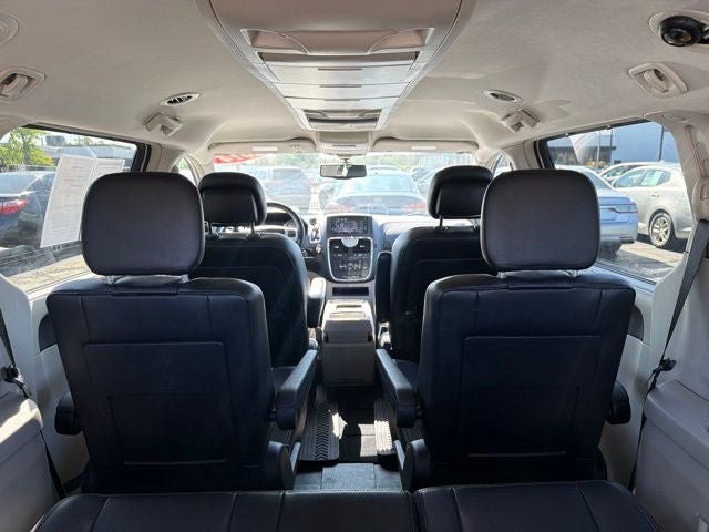 2014 Chrysler Town & Country Touring-L