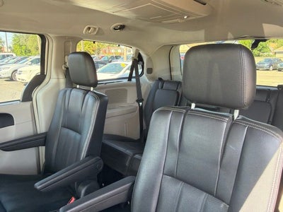 2014 Chrysler Town & Country Touring-L