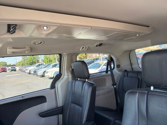 2014 Chrysler Town & Country Touring-L