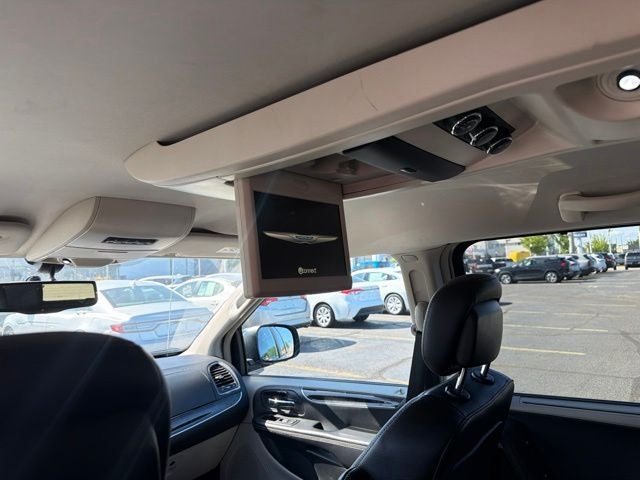 2014 Chrysler Town & Country Touring-L