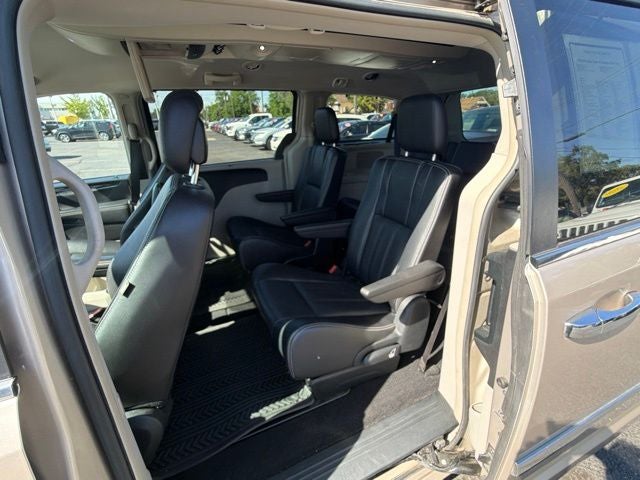 2014 Chrysler Town & Country Touring-L