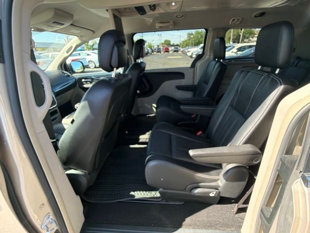 2014 Chrysler Town & Country Touring-L