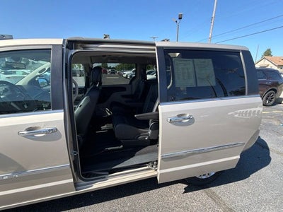 2014 Chrysler Town & Country Touring-L
