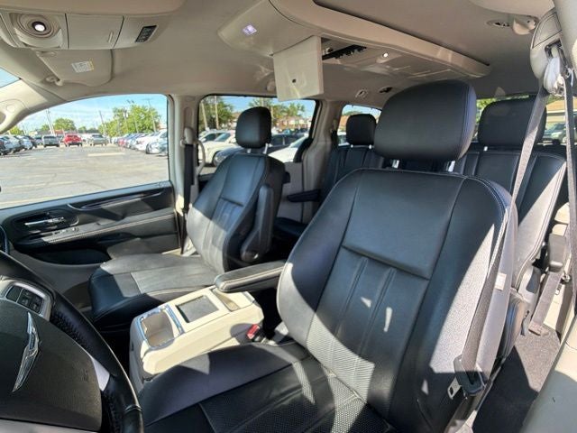 2014 Chrysler Town & Country Touring-L