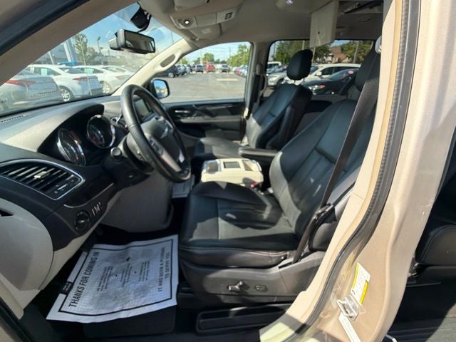 2014 Chrysler Town & Country Touring-L
