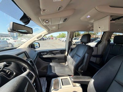2014 Chrysler Town & Country Touring-L