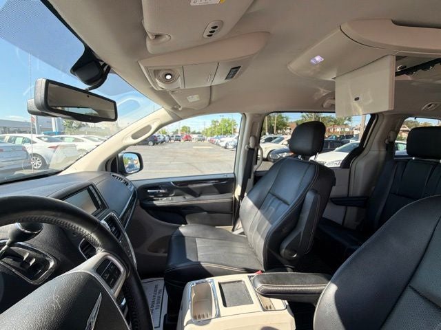 2014 Chrysler Town & Country Touring-L
