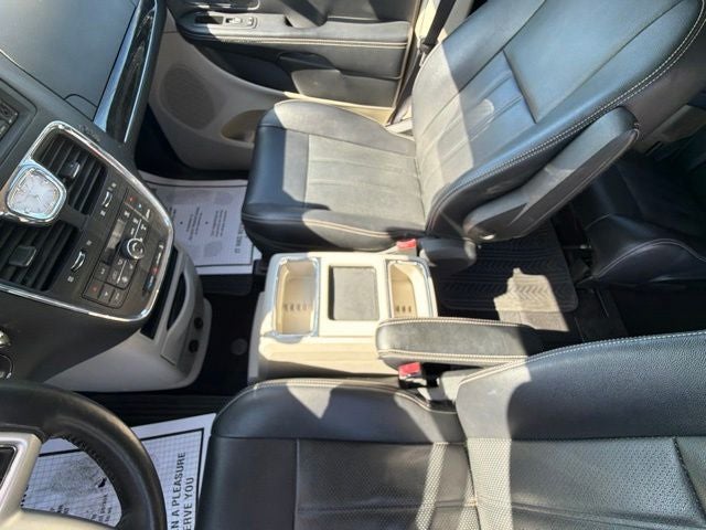 2014 Chrysler Town & Country Touring-L