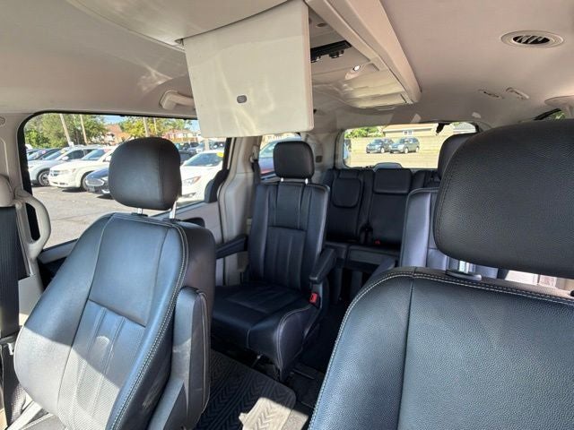 2014 Chrysler Town & Country Touring-L
