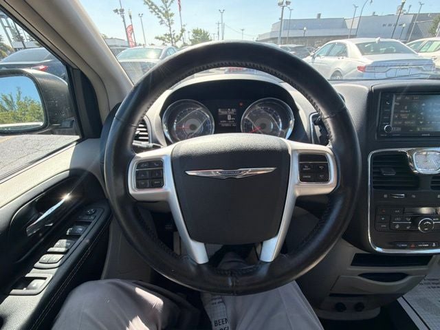 2014 Chrysler Town & Country Touring-L