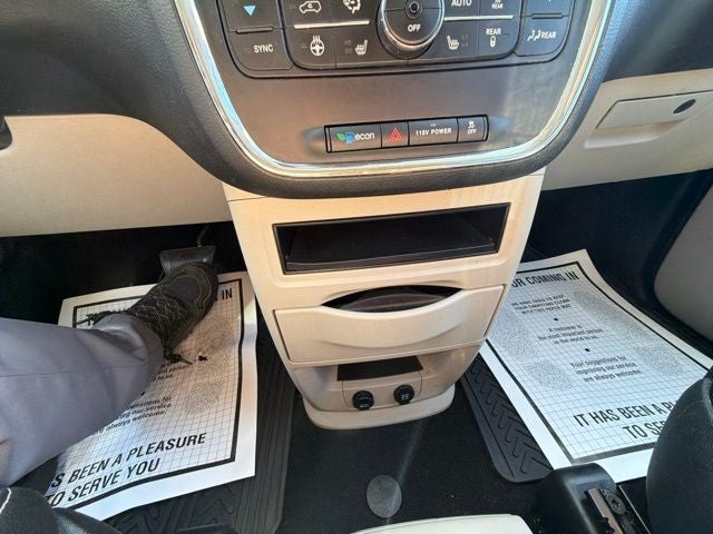 2014 Chrysler Town & Country Touring-L