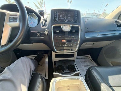 2014 Chrysler Town & Country Touring-L