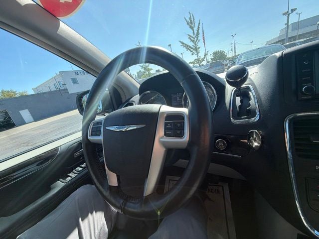 2014 Chrysler Town & Country Touring-L
