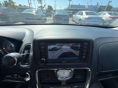 2014 Chrysler Town & Country Touring-L