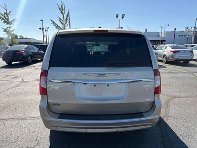 2014 Chrysler Town & Country Touring-L