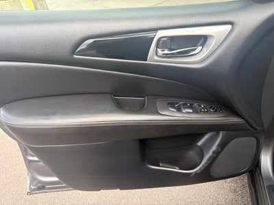 2019 Nissan Pathfinder S