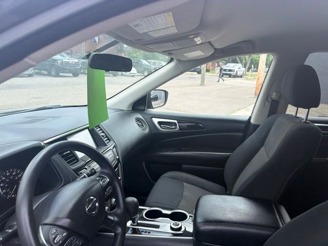 2019 Nissan Pathfinder S
